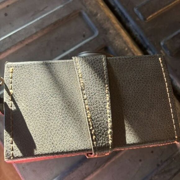 Safari Vintage Hard Camera Case With Metal Liners - Picture 3 of 9